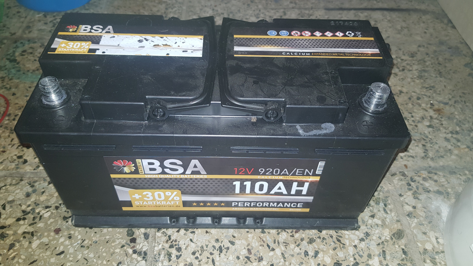 E61 Batterie ausgelaufen?