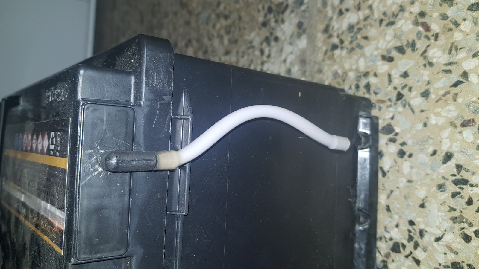 E61 Batterie ausgelaufen?