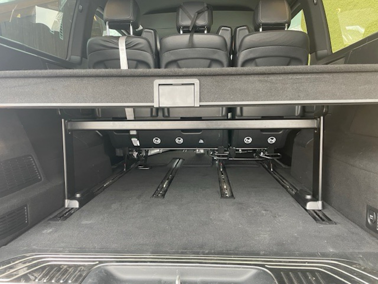 Heckauszug / System kompatibel zu orig. Laderaumunterteilung?