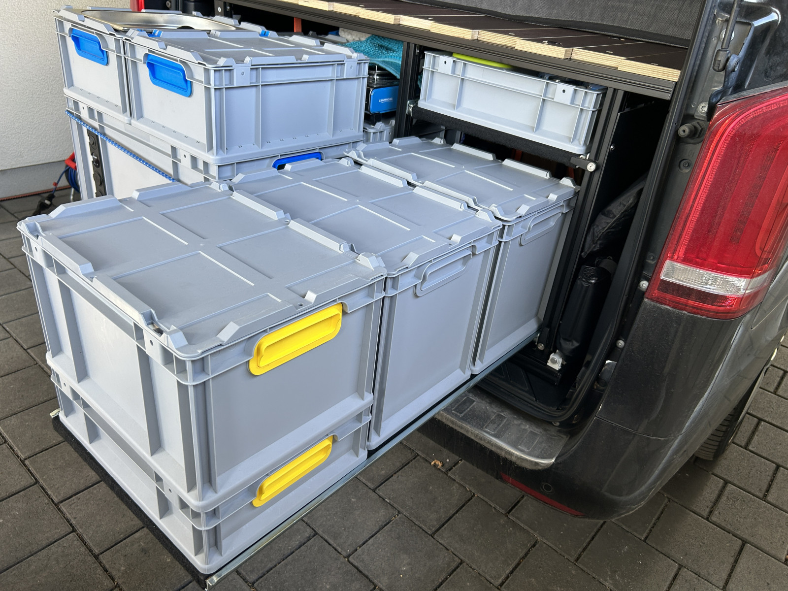 Heckauszug / System kompatibel zu orig. Laderaumunterteilung?