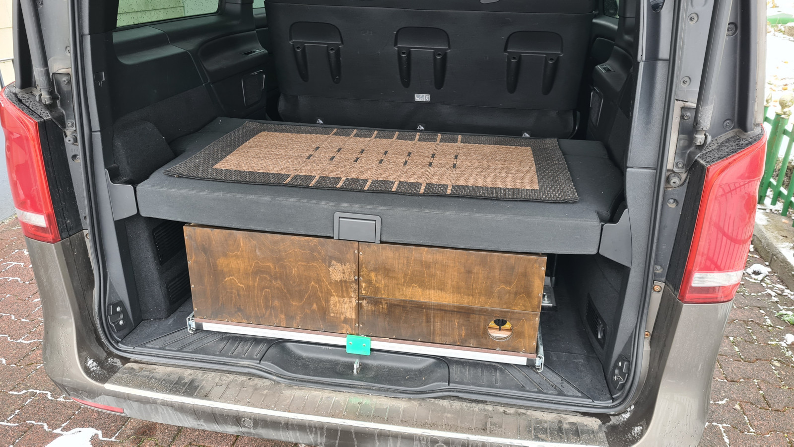 Heckauszug / System kompatibel zu orig. Laderaumunterteilung?