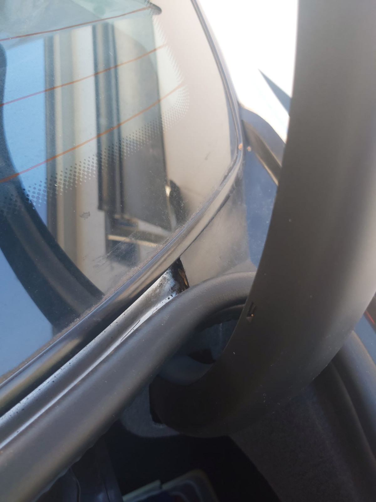 Ablauf Wasserrinne unter Heckscheibe W203