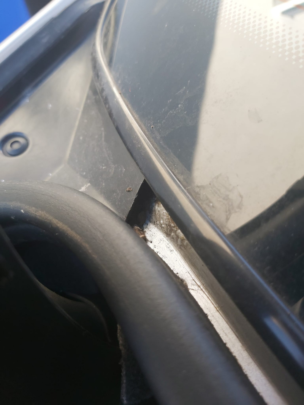 Ablauf Wasserrinne unter Heckscheibe W203