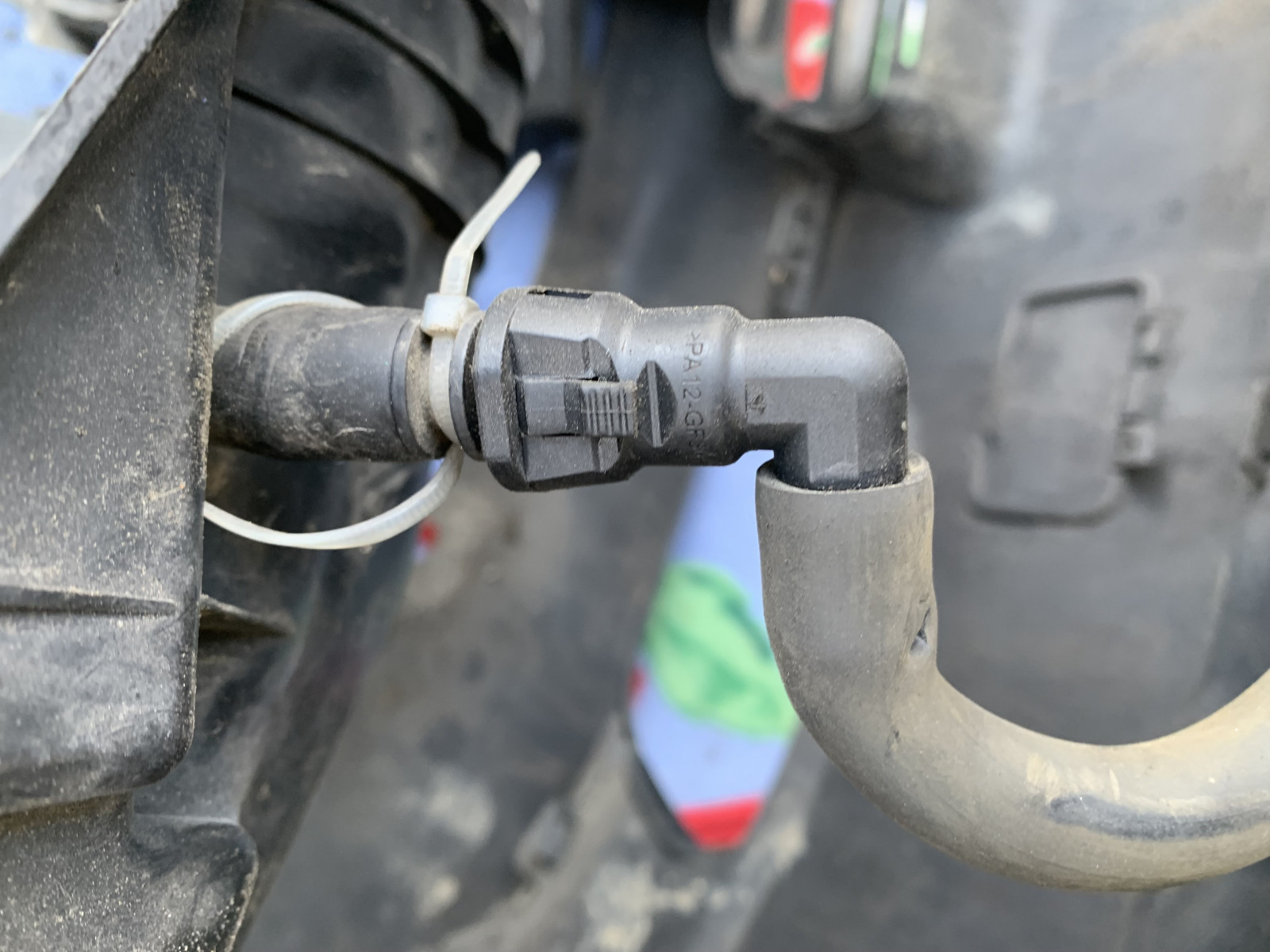 Verbindung Zuleitung Scheinwerfer Waschanlage lösen - wie?