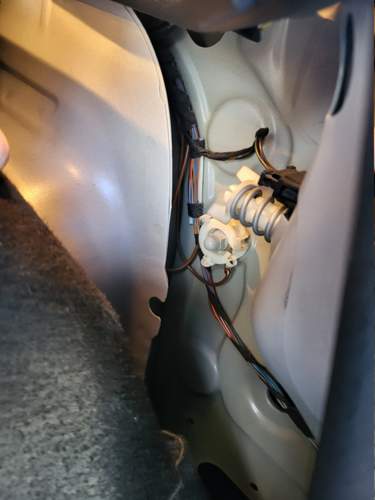 Hinter der Verkleidung