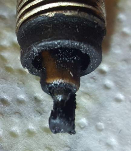 Kerze Zyl 8 a
