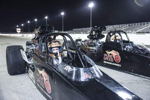 MOTOR-TALK Redakteur Constantin Bergander im Fahrschul-Dragster