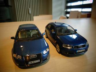 Links Schuco, rechts Minichamps
