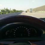180 km/h bei ca. 2,8k Touren im 7.Gang. Der Motor langeweilt sich praktisch :)