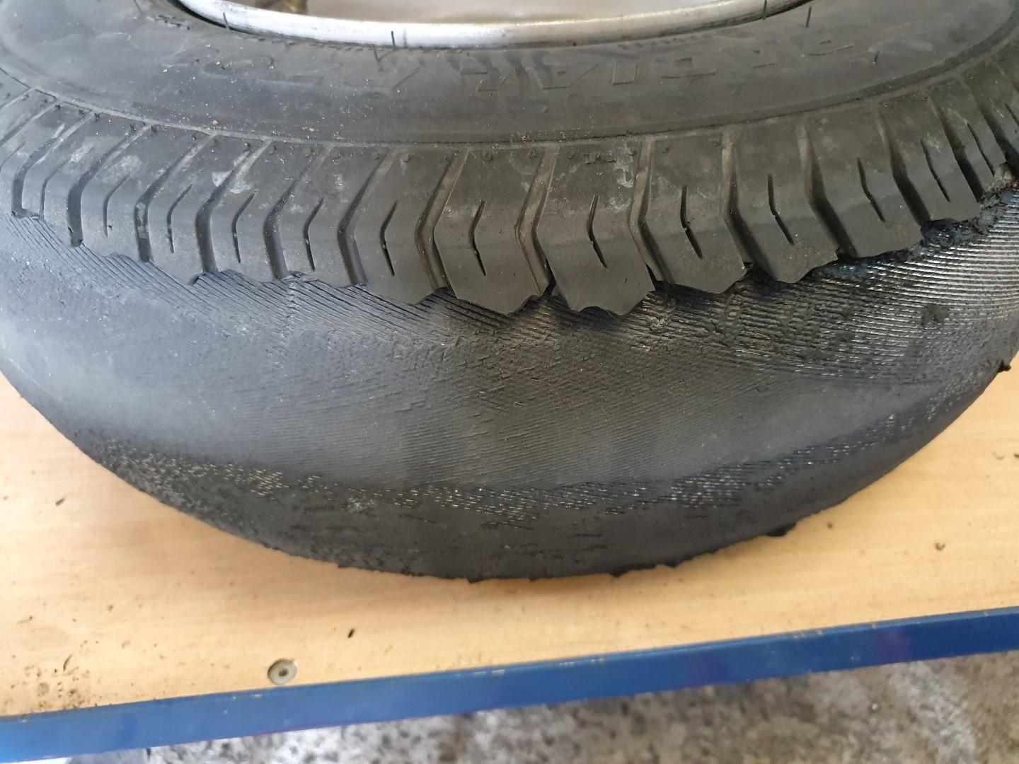 10" Anhänger Reifen eiert