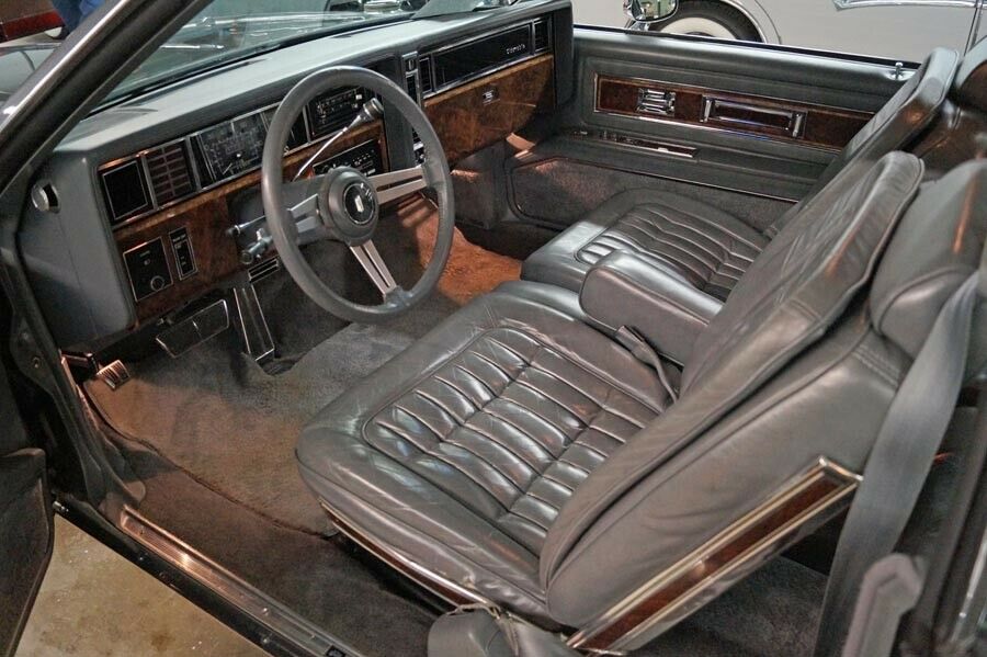 1000 Gründe, warum man sich ein US-Luxuscoupe aus den 70er Jahren kaufen sollte