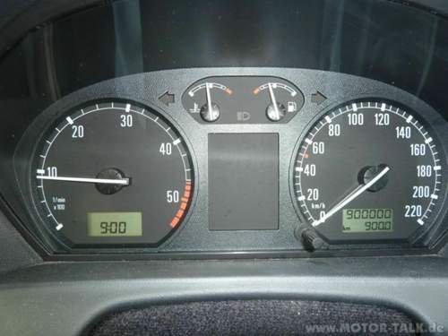 900