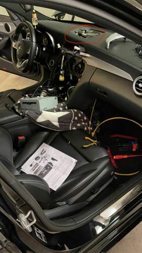 Einbau. GPS oben im Center..jpg