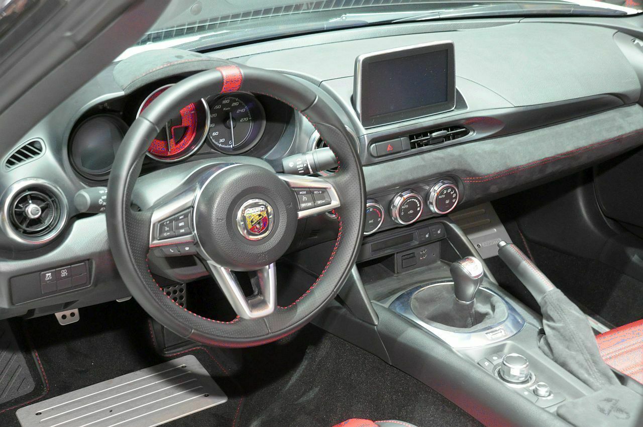 Abarth 124 Spider: Blick ins Cockpit