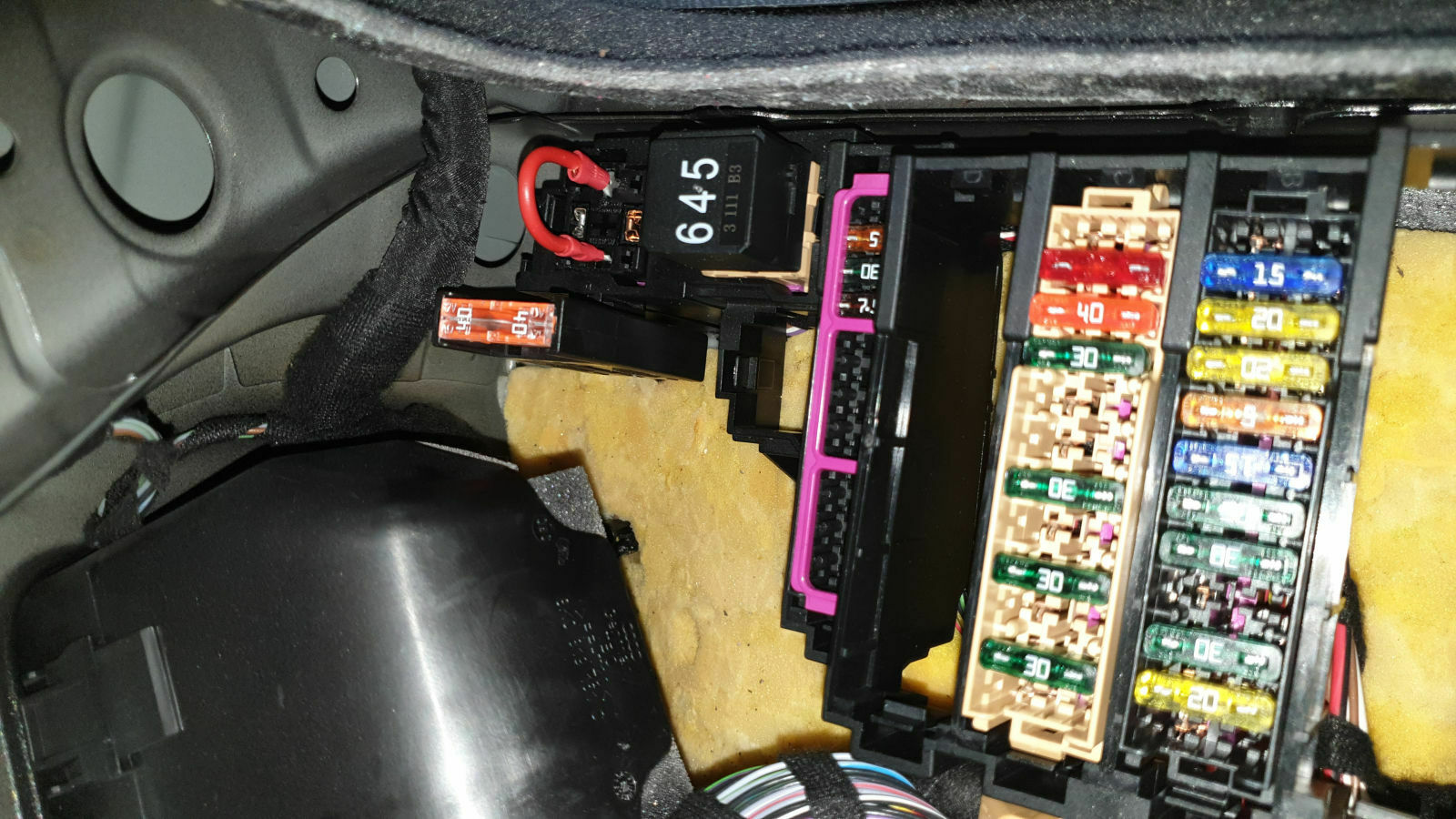 12 Volt Steckdose auf Dauerplus?