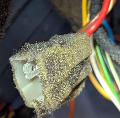 Noch ein loser Stecker...