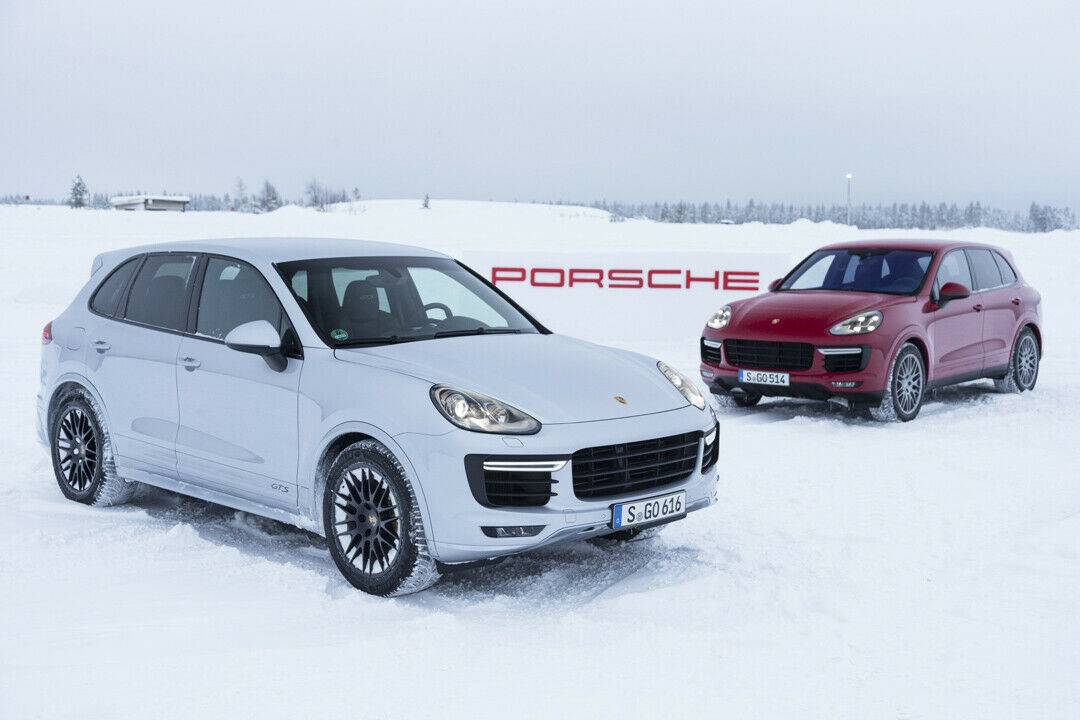 Porsche Cayenne Turbo S und GTS (links)