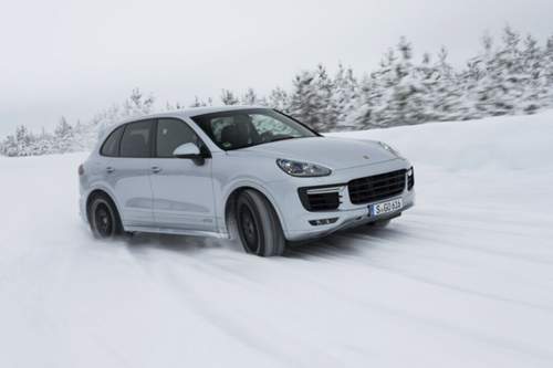 Der Porsche Cayenne GTS verteilt seine Kraft von 440 PS an alle vier Räder