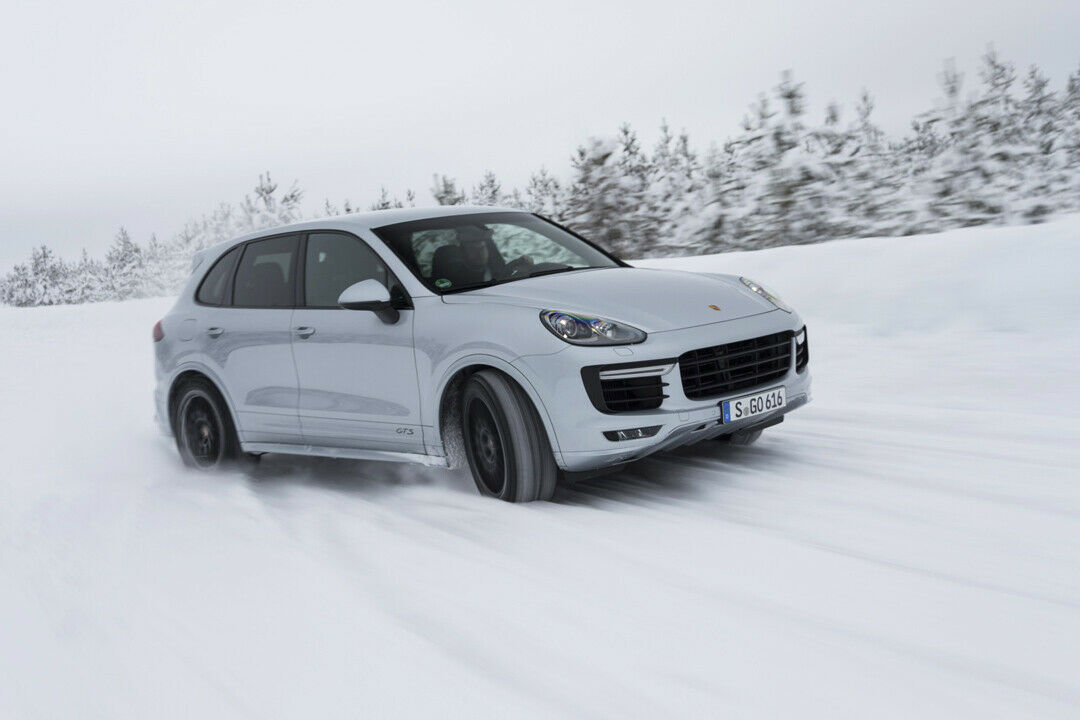 Der Porsche Cayenne GTS verteilt seine Kraft von 440 PS an alle vier Räder