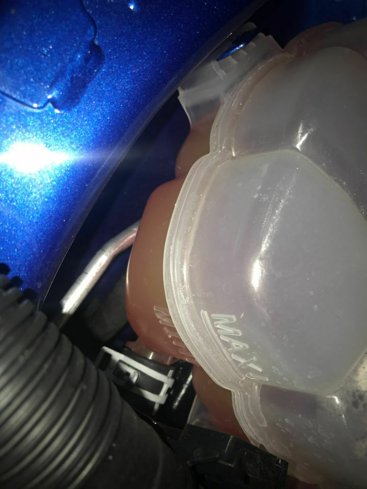 1.5L Diesel Kühlwasser stark verfärbt