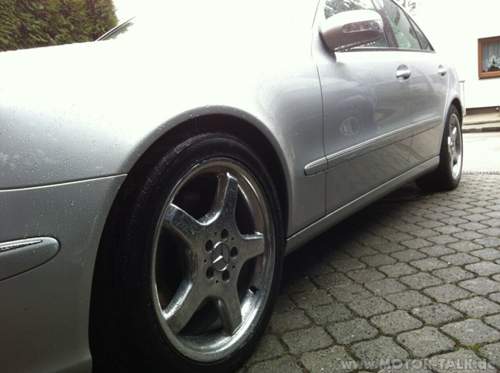 E500 mit hochglanzpolierten AMG Felgen