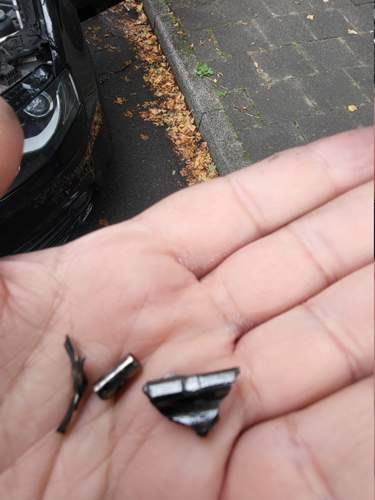 Stücke abgebrochen