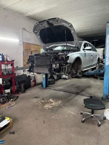 Audi auf Buehne.jpg