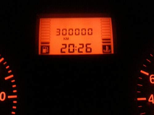 300000