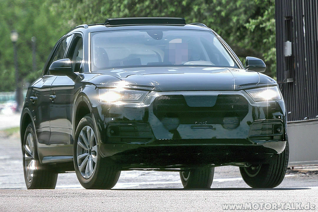 Scheinwerfer und Grill orientieren sich am Audi Q7