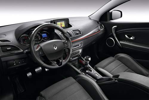 Cockpit des Renault Mégane Grandtour GT 220