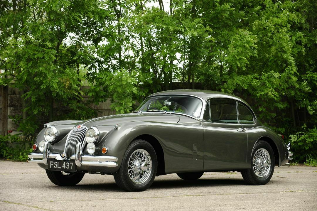 Ein Jaguar XK150 Coupé von 1958