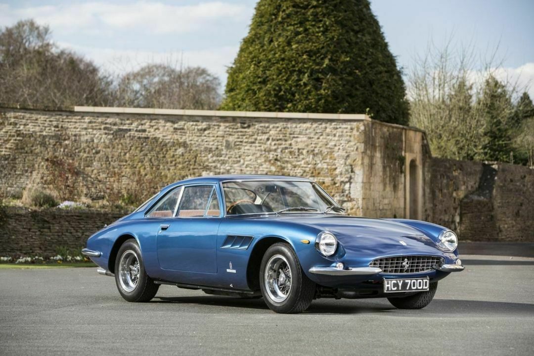 Ein Ferrari 500 Superfast Coupe von 1965