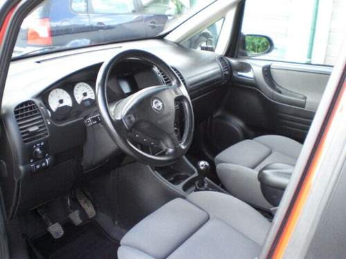Opel-zafira-007