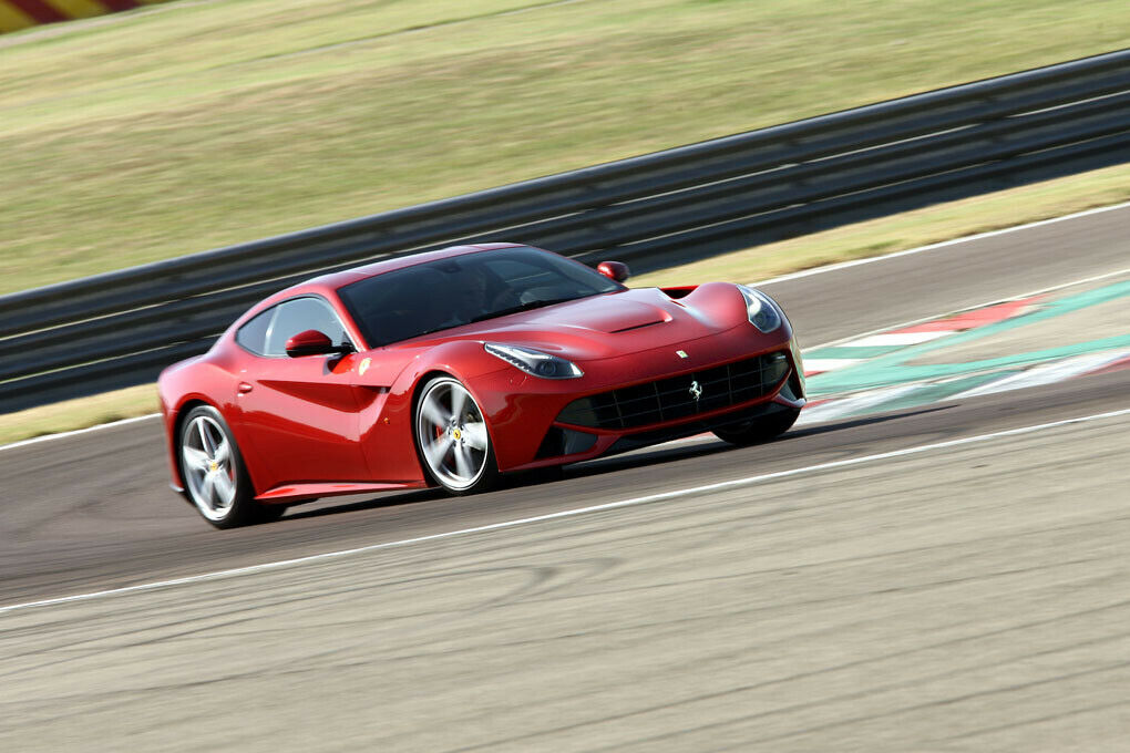 Der derzeit schnellste, kraftvollste und bestimmt auch schönste Ferrari.