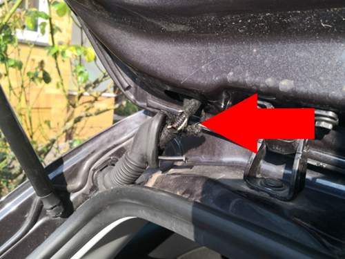 Bild 1: Die gebrochenen Kabel