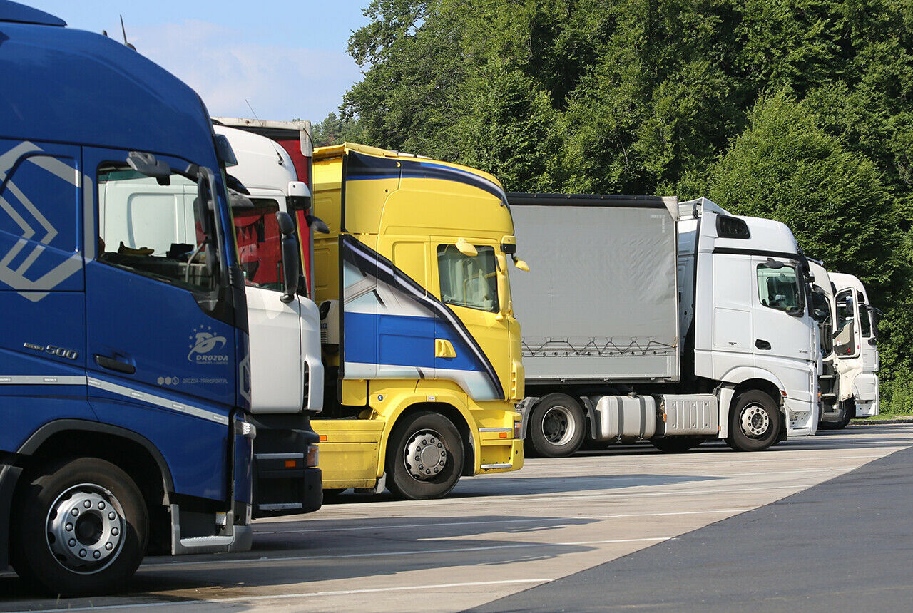 Bis zum Jahr 2030 sollen schwere Nutzfahrzeuge in Europa 30 Prozent weniger CO2 ausstoßen