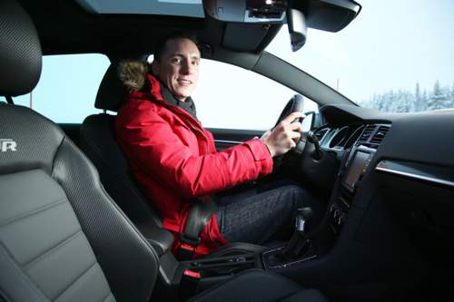 MOTOR-TALK-Redakteur Constantin Bergander im Golf R