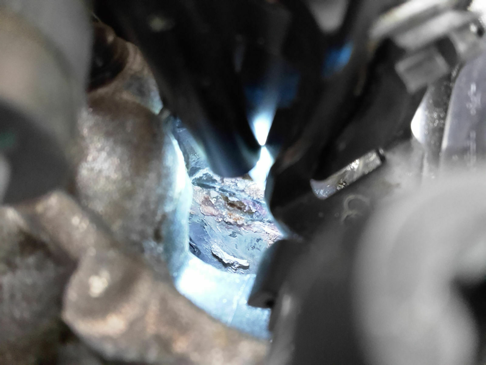 3.0TDI Undichtigkeit im Hinteren Bereich, verbrannter Geruch, Qualm