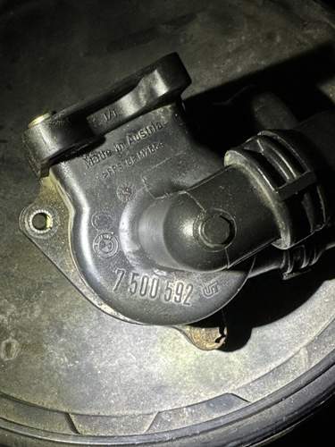 BMW e46 N42 Thermostatgehäuse draufsicht