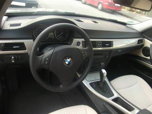 BMW E90 325dA LCI