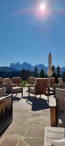 Hotel in den Dolomiten.jpg
