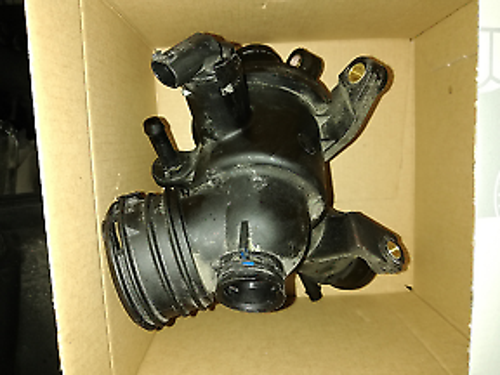 Thermostatgehäuse 220CDI