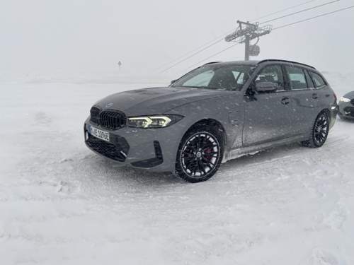 330e xDrive im Schnee