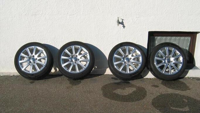 4 x Original VW-ALUs 7 x 17 GrandPrix mit 225/45/17 für GOLF VI / GOLF V, GOLF V Variant / Jetta