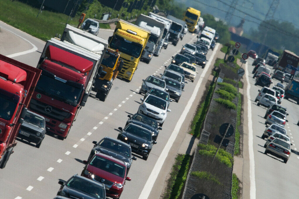 Bis zum Jahr 2050 soll der Energieverbrauch im Straßenverkehr deutlich sinken