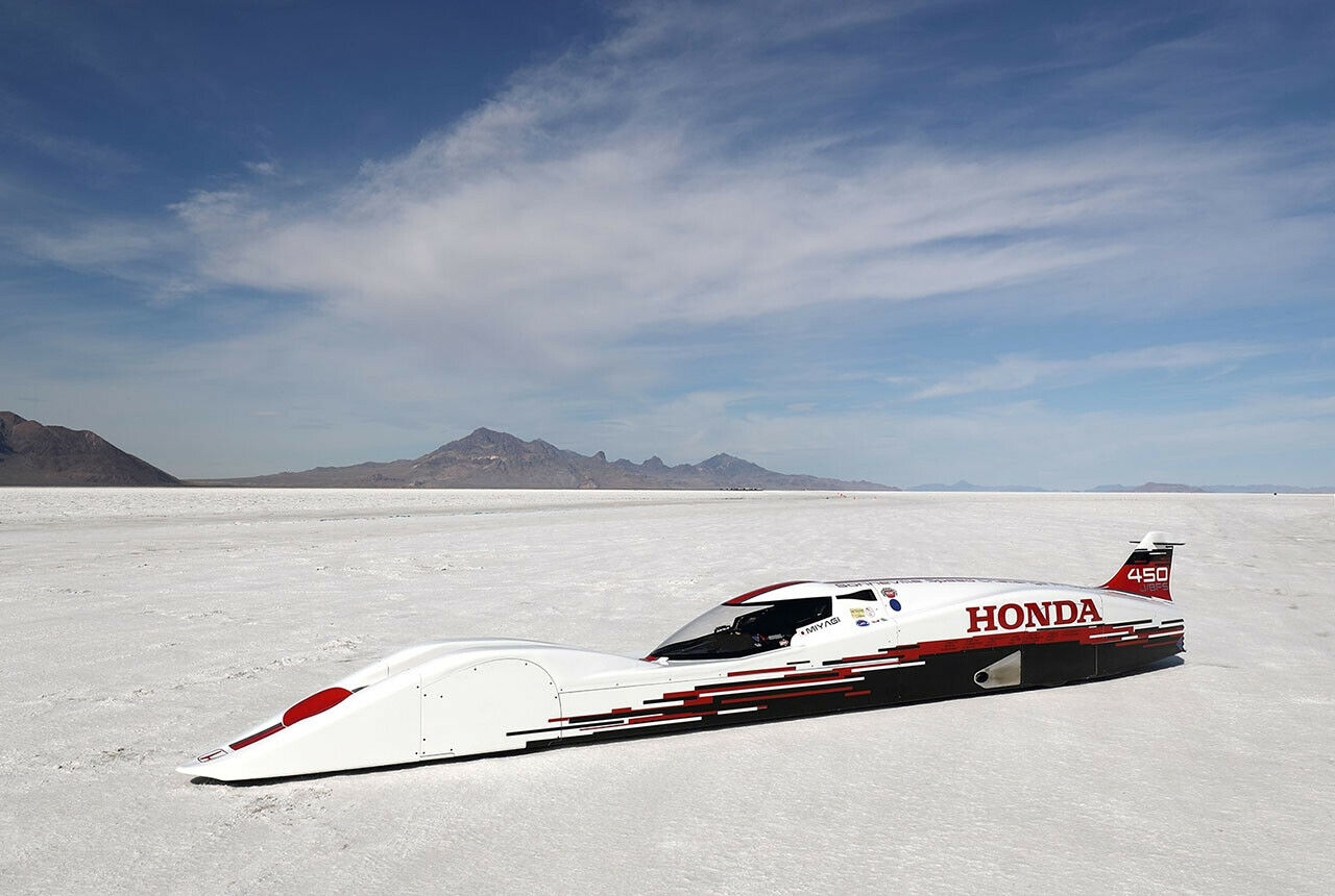 Auf dem Salzsee in Bonneville, Utah, schaffte Honda mit 0,66 Litern Hubraum rund 422 km/h