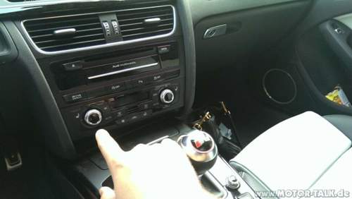 Cockpit-001