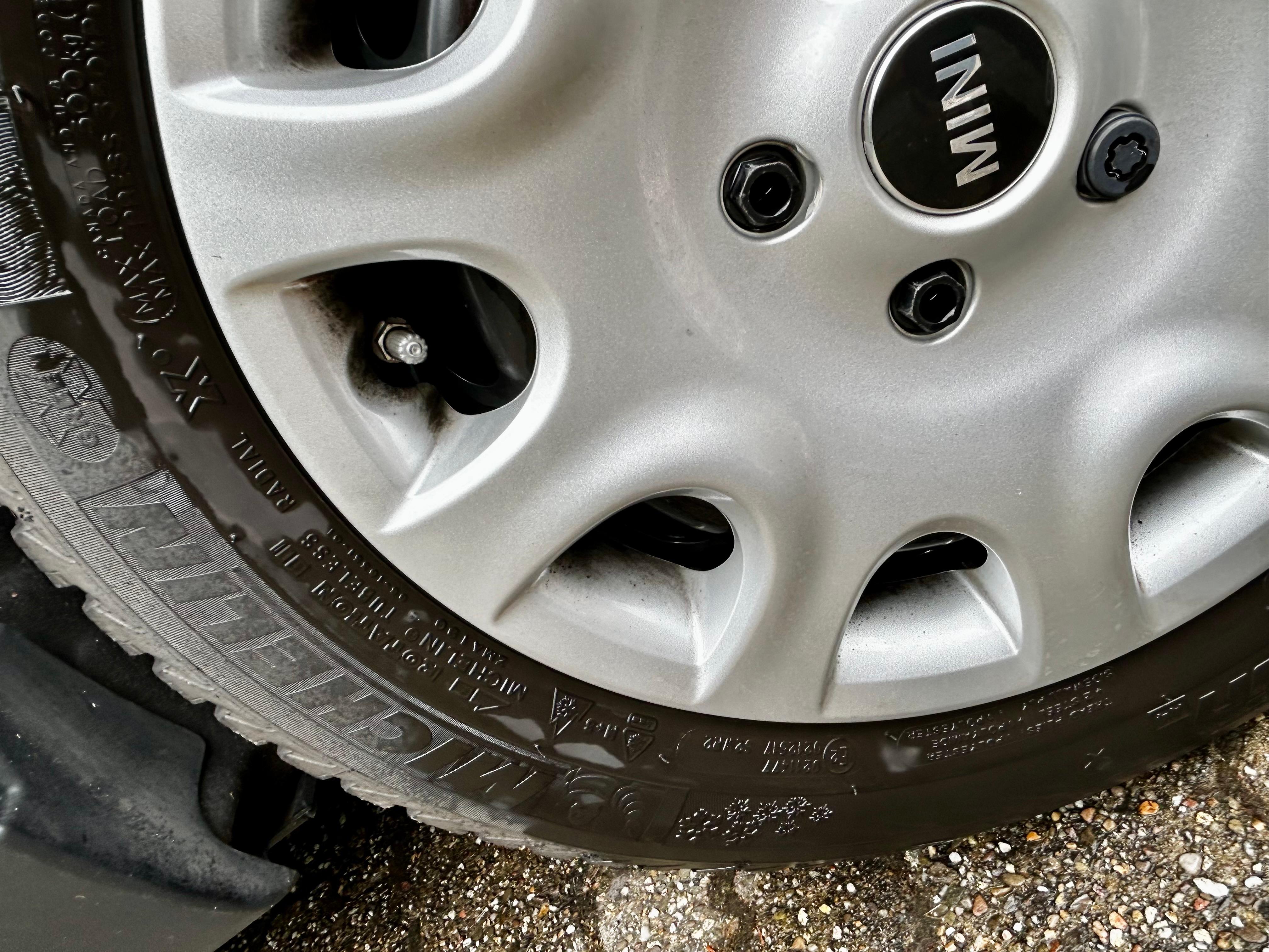 4x Original Mini Winterkompletträder Stahlfelge schwarz für F55/56/57 Michelin 175/65R