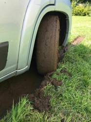 Camper im matsch