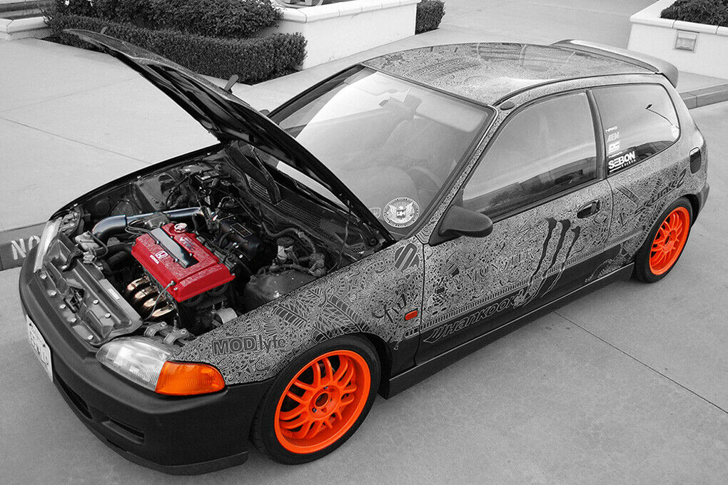 Selbst die Motorabdeckung des Honda Civic ist graviert